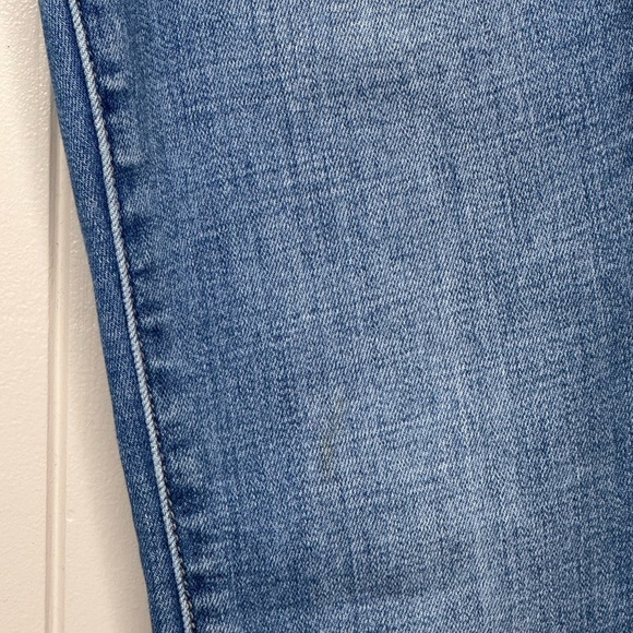 American Eagle Distressed Blue Jeans - Picture 2 of 10